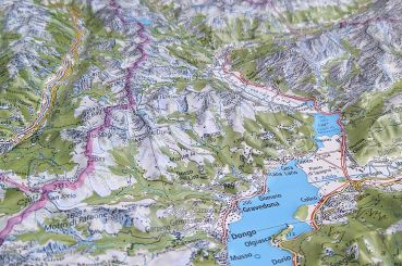 Carte en relief du Tessin, du Lac Majeur et du Lac de Côme