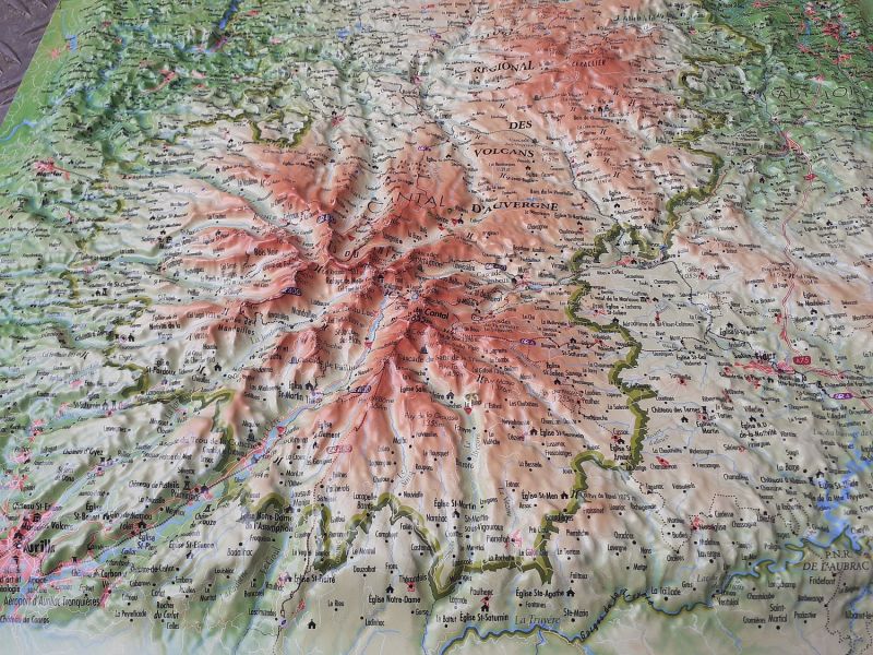 Carte en relief Volcans d'Auvergne