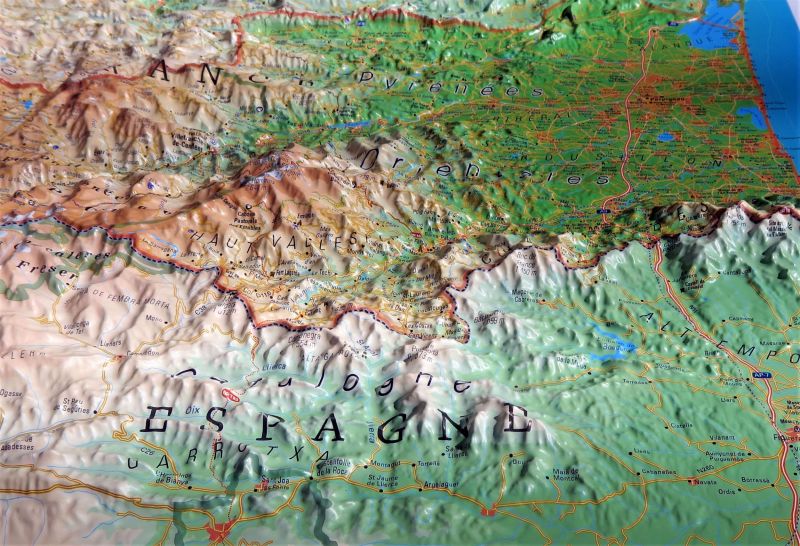 Raised relief map Pyrenées orientales