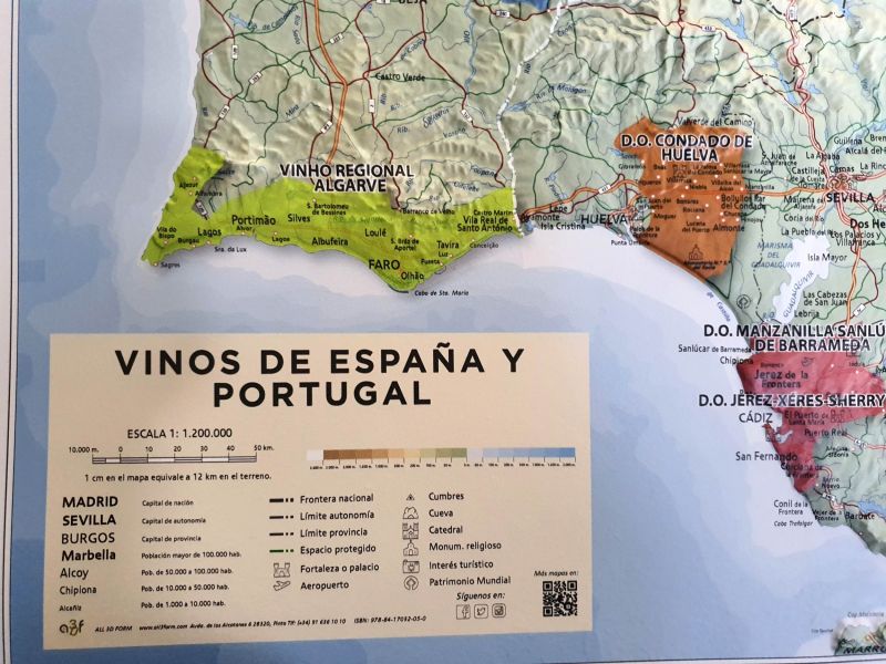 Raised relief map vineregions of Spain and Portugal legend